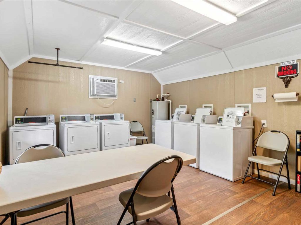 Wagon Train Laundry and Private Showers in Canton Texas